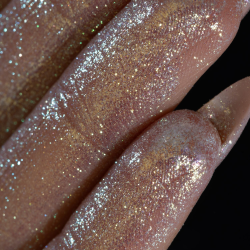 YELLOW MIST - pigment sypki, kolor szafirowy.