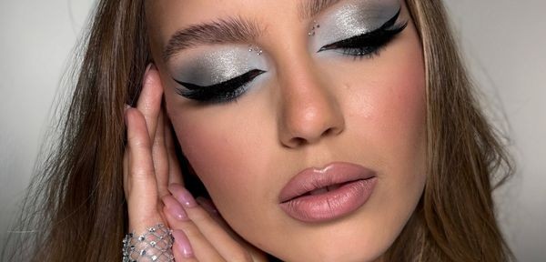 Pigmenty do makijażu – jak ich używać, by uzyskać WOW efekt?
